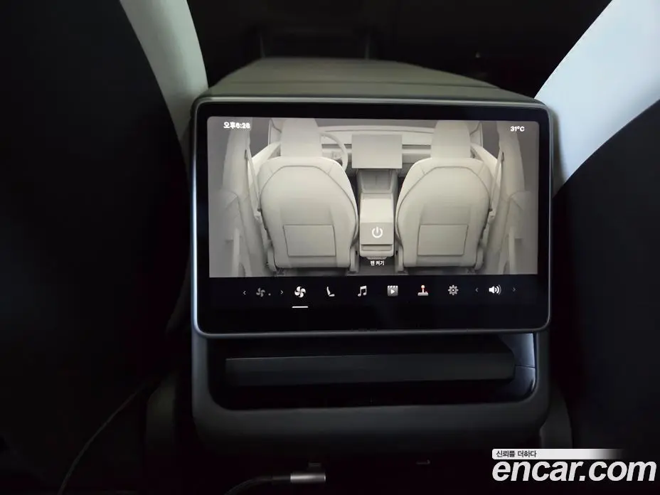 Tesla Model Y 2025 автомат (гидро), фото 16