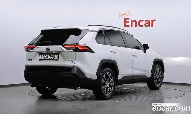 Toyota RAV4 2022 2.5 автомат (гидро), миниатюра 2