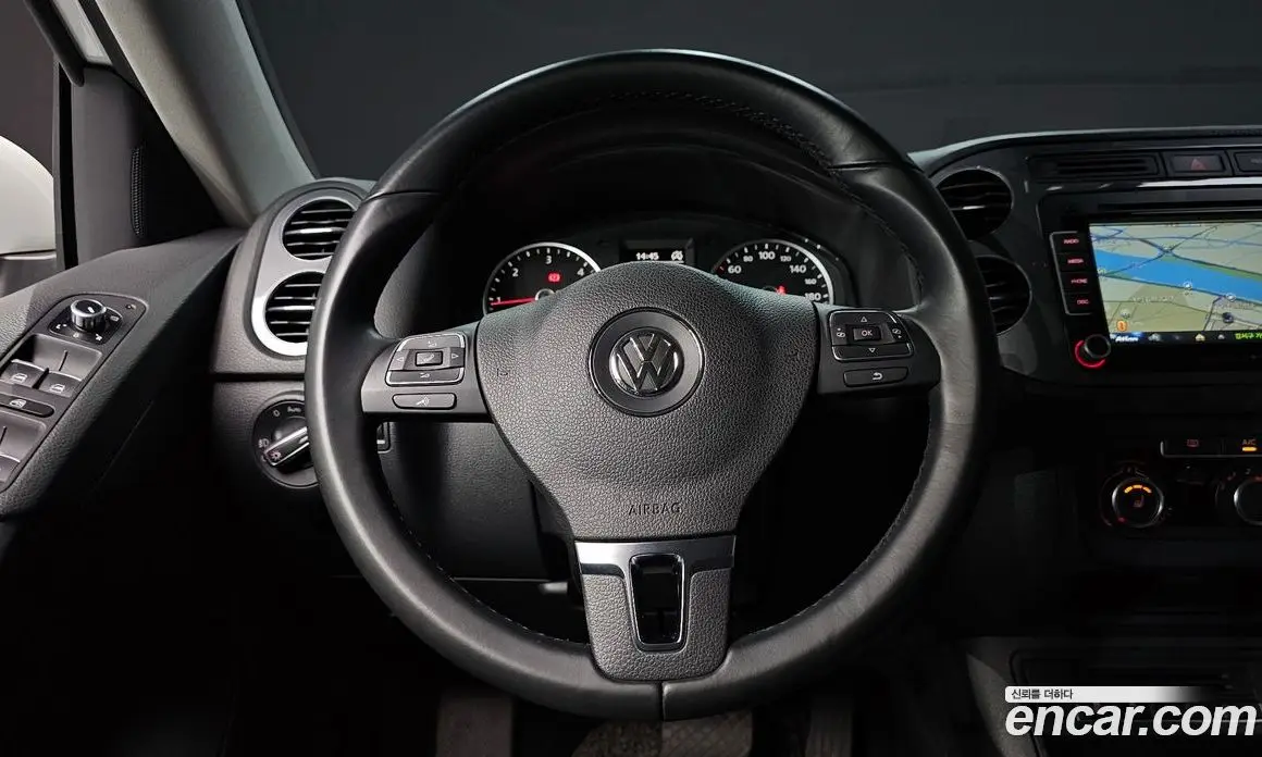 Volkswagen Tiguan 2015 2.0 автомат (гидро), фото 12