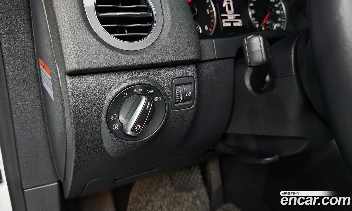 Volkswagen Tiguan 2015 2.0 автомат (гидро), фото 19
