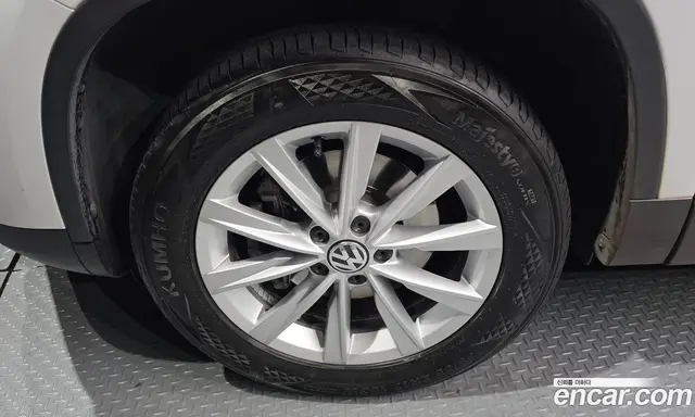 Volkswagen Tiguan 2015 2.0 автомат (гидро), миниатюра 5