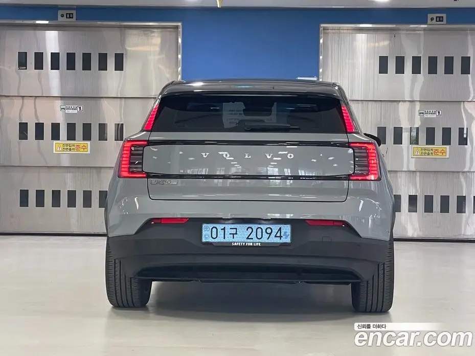 Volvo EX30 2025 0.2 автомат (гидро), фото 4