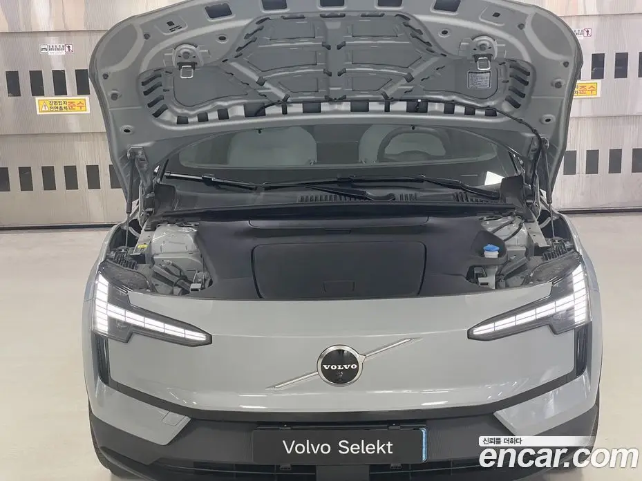Volvo EX30 2025 0.2 автомат (гидро), фото 6