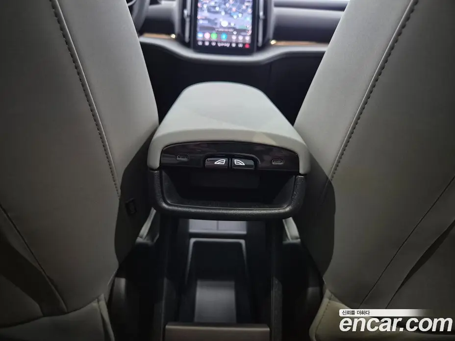 Volvo EX30 2025 0.2 автомат (гидро), фото 14