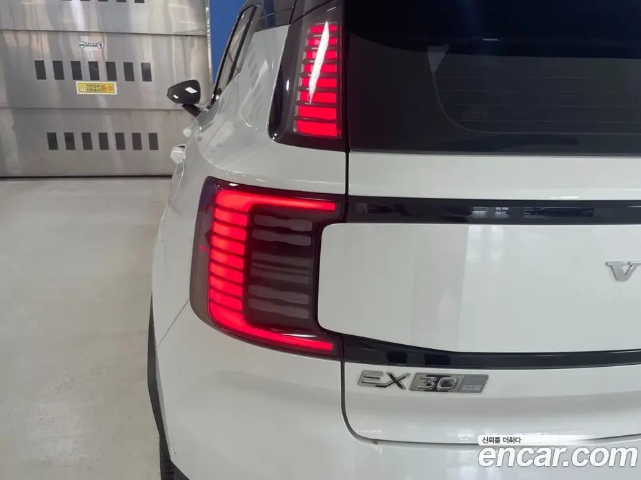 Volvo EX30 2025 0.2 автомат (гидро), фото 18