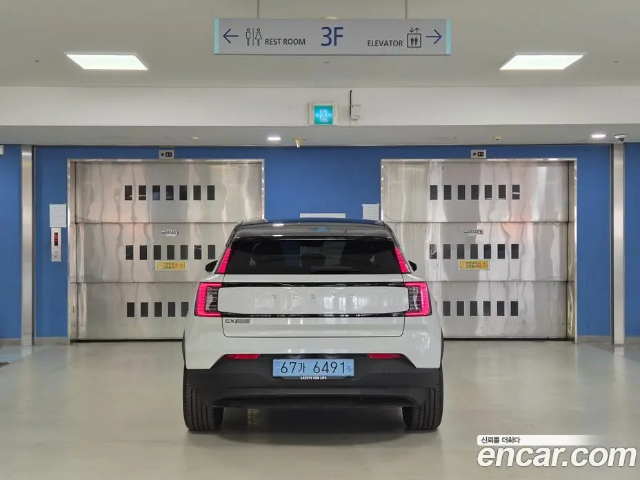Volvo EX30 2025 0.2 автомат (гидро), фото 4