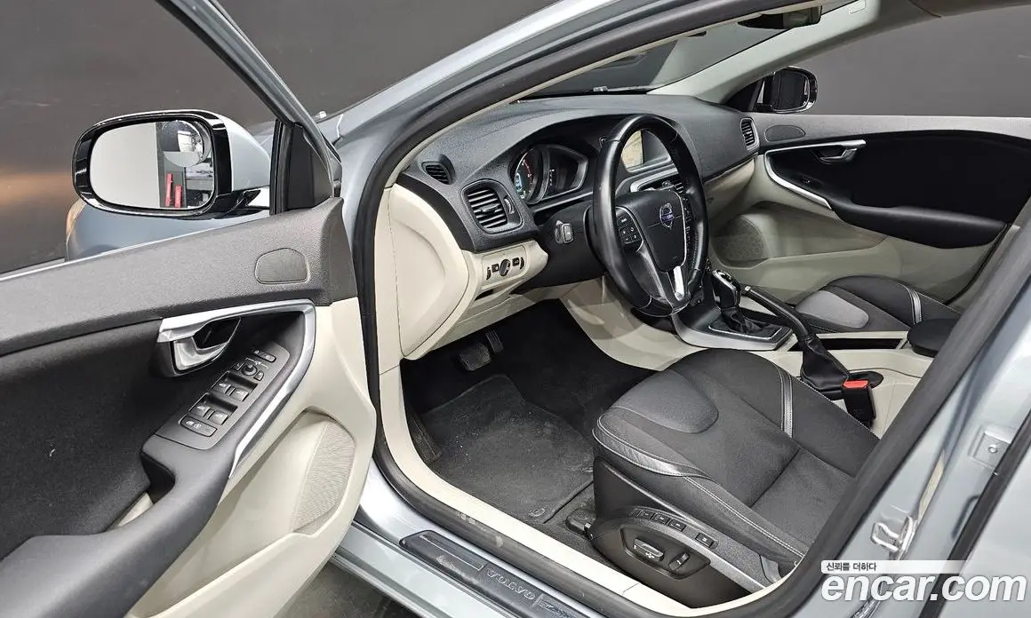 Volvo V40 2014 1.6 автомат (гидро), фото 12
