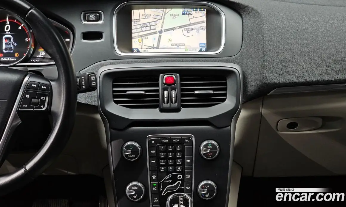 Volvo V40 2014 1.6 автомат (гидро), фото 14