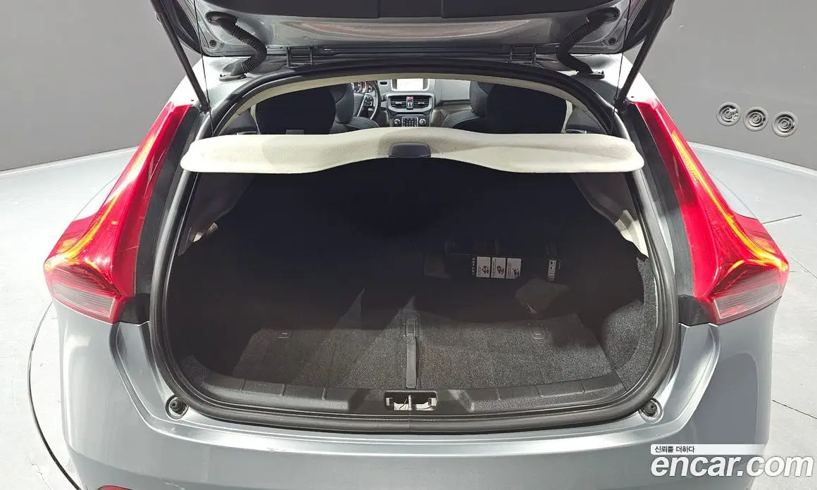 Volvo V40 2014 1.6 автомат (гидро), фото 20