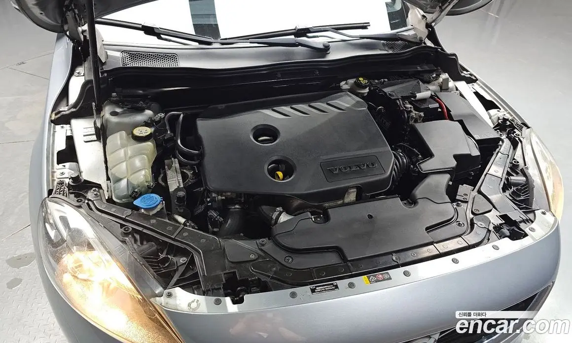 Volvo V40 2014 1.6 автомат (гидро), фото 6