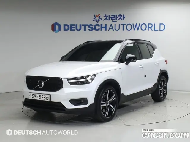 Volvo XC40 2019 2.0 автомат (гидро), миниатюра 1
