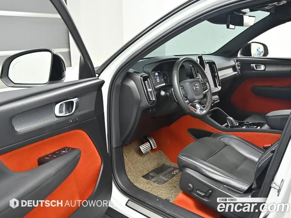 Volvo XC40 2019 2.0 автомат (гидро), фото 11