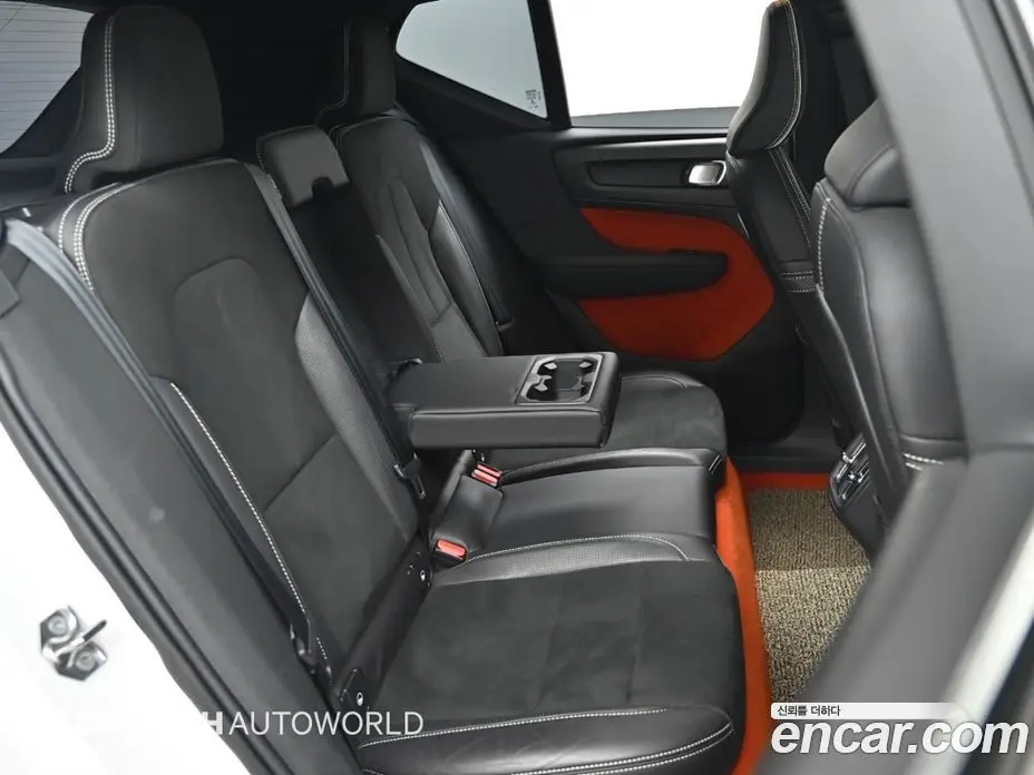 Volvo XC40 2019 2.0 автомат (гидро), фото 12