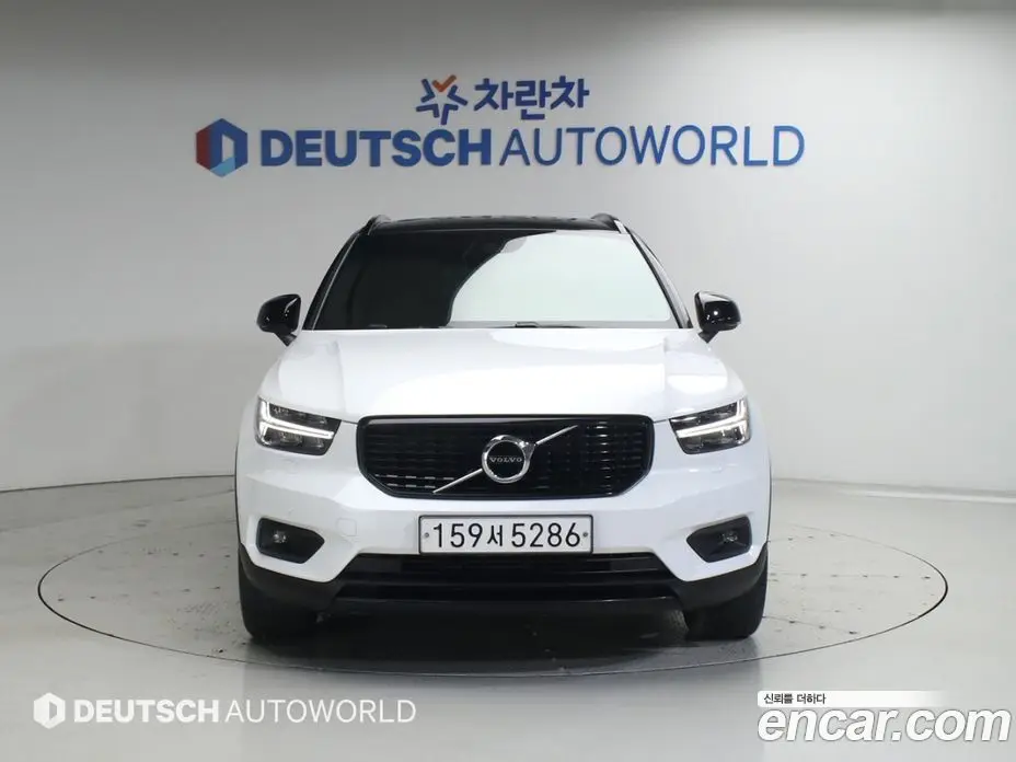 Volvo XC40 2019 2.0 автомат (гидро), фото 3