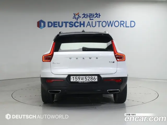 Volvo XC40 2019 2.0 автомат (гидро), миниатюра 4