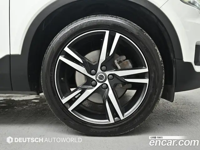 Volvo XC40 2019 2.0 автомат (гидро), миниатюра 5