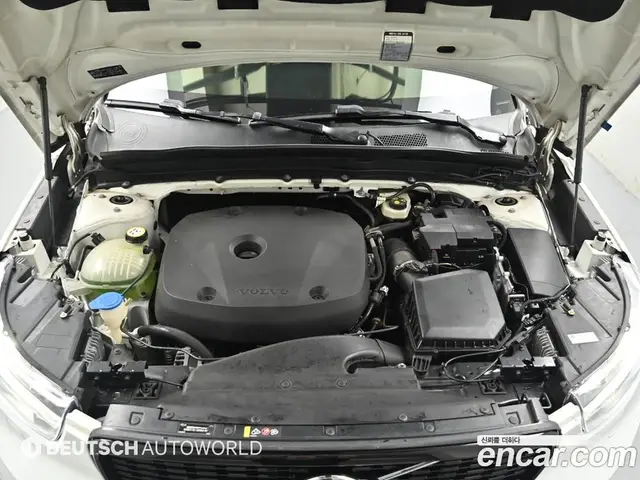 Volvo XC40 2019 2.0 автомат (гидро), миниатюра 6