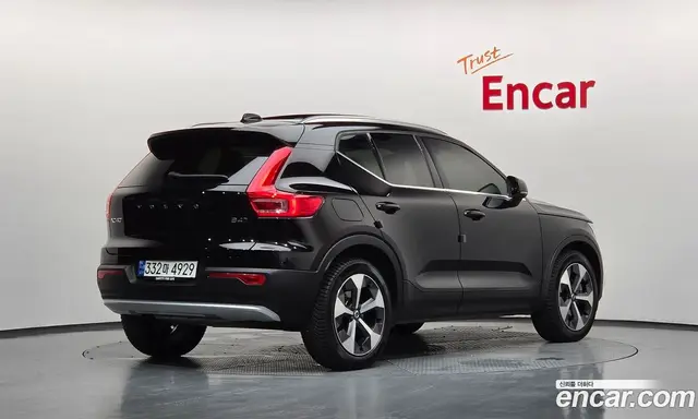Volvo XC40 2023 2.0 автомат (гидро), миниатюра 2