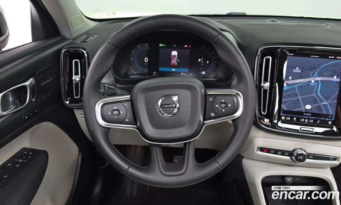 Volvo XC40 2023 2.0 автомат (гидро), фото 18