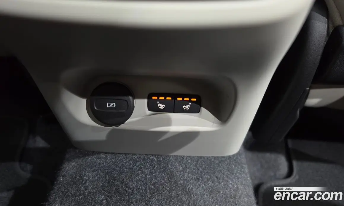 Volvo XC40 2023 2.0 автомат (гидро), фото 21