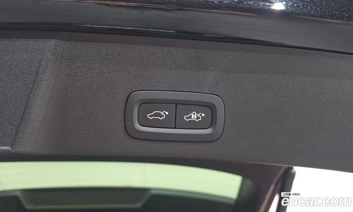 Volvo XC40 2023 2.0 автомат (гидро), фото 25