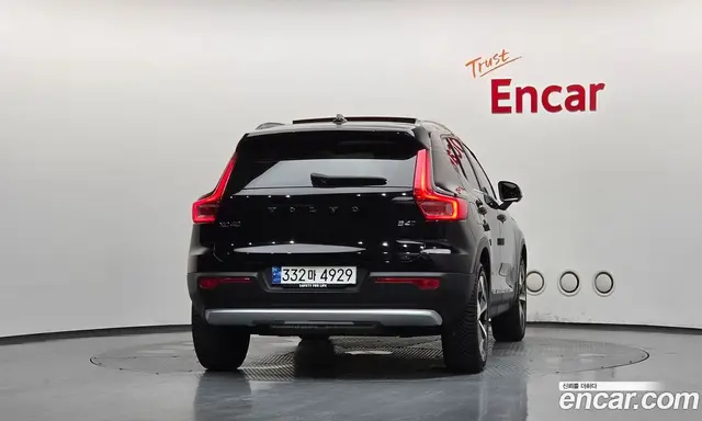Volvo XC40 2023 2.0 автомат (гидро), миниатюра 4