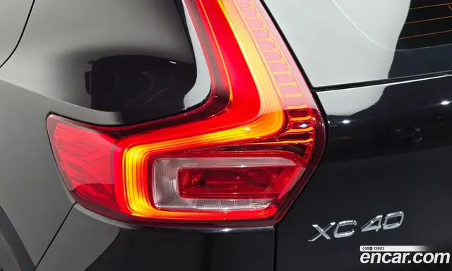 Volvo XC40 2023 2.0 автомат (гидро), миниатюра 9