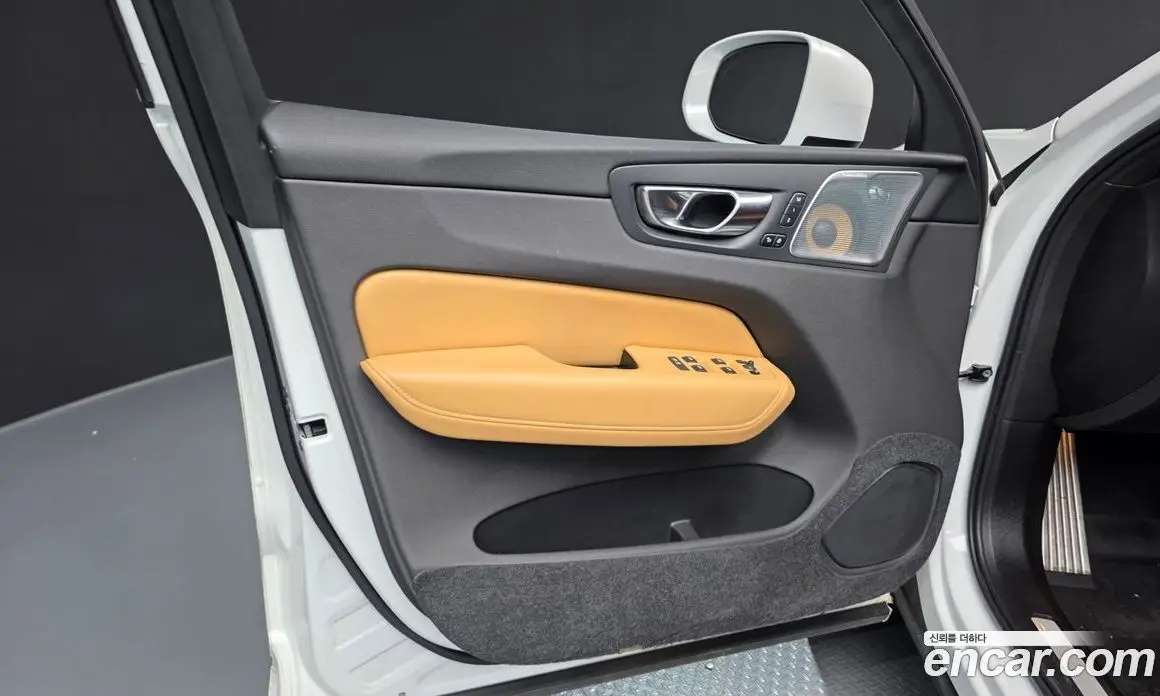 Volvo XC60 2020 2.0 автомат (гидро), фото 14