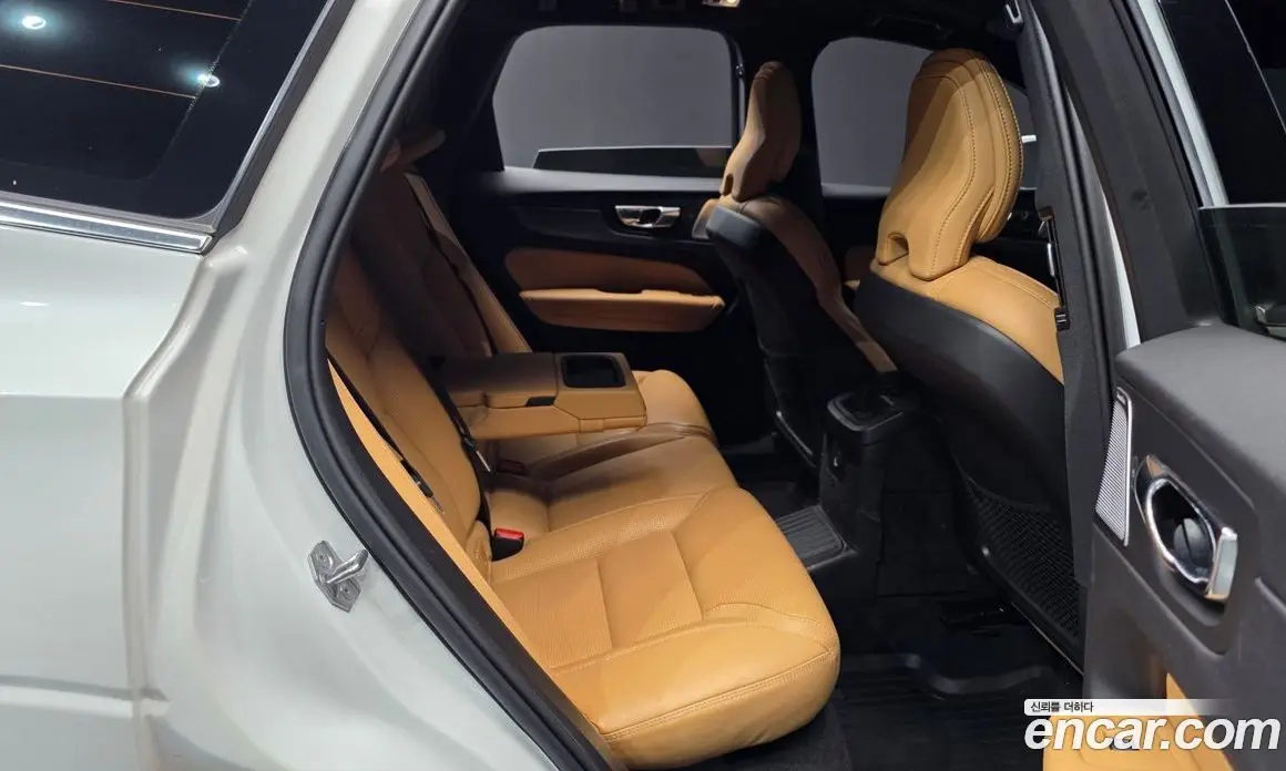 Volvo XC60 2020 2.0 автомат (гидро), фото 18