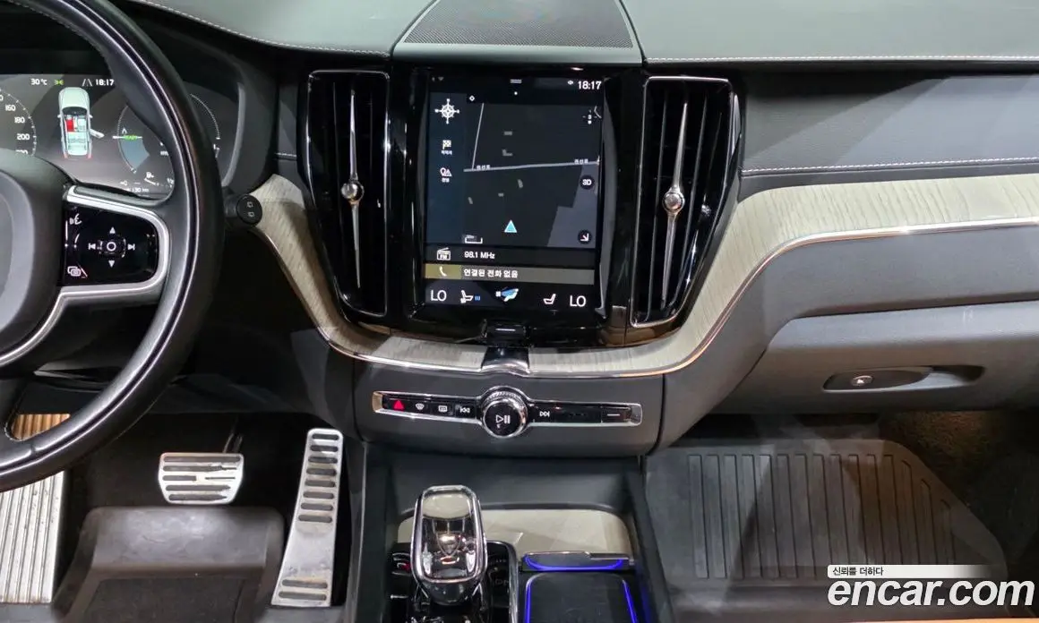 Volvo XC60 2020 2.0 автомат (гидро), фото 20