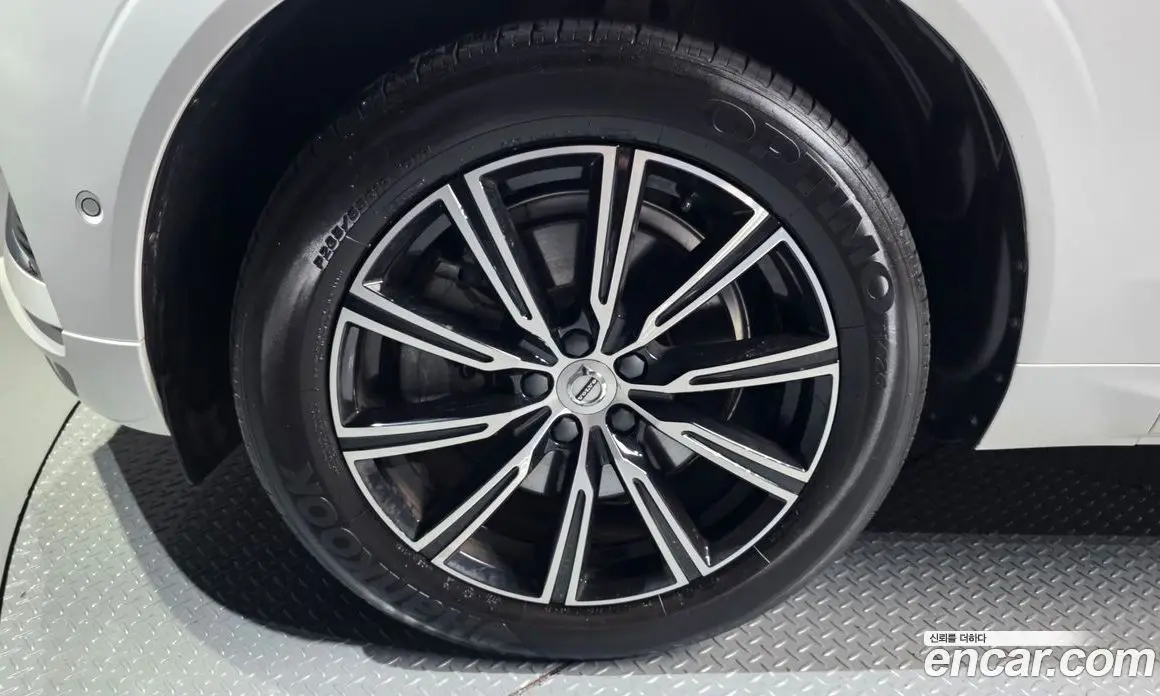 Volvo XC60 2020 2.0 автомат (гидро), фото 5