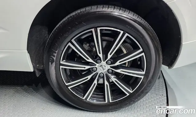 Volvo XC60 2020 2.0 автомат (гидро), миниатюра 7
