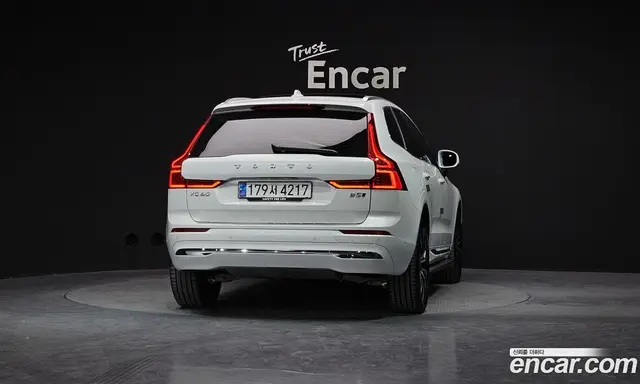 Volvo XC60 2023 2.0 автомат (гидро), миниатюра 4
