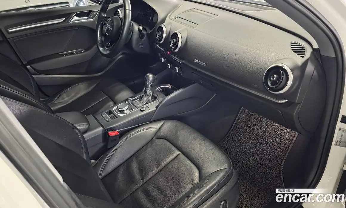 Audi A3 2018 2.0 автомат (гидро), фото 20