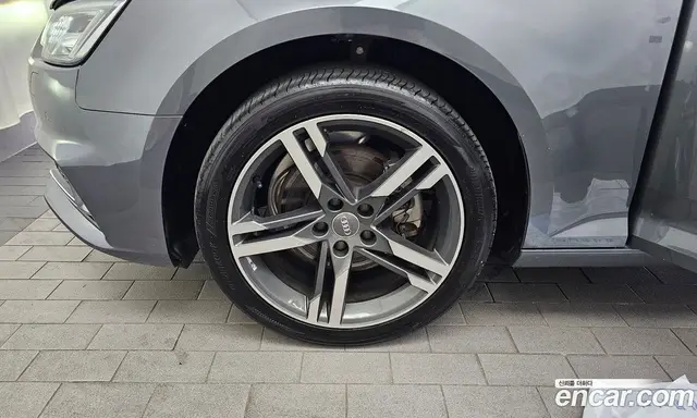 Audi A4 2019 2.0 автомат (гидро), миниатюра 5
