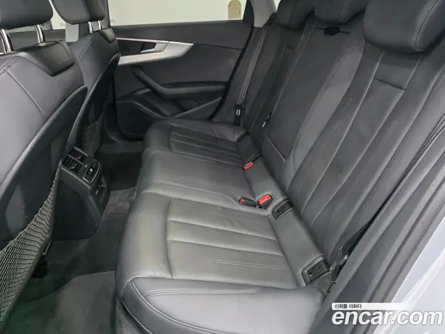 Audi A4 2023 2.0 автомат (гидро), миниатюра 11