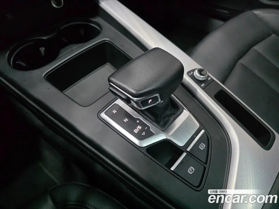 Audi A4 2023 2.0 автомат (гидро), фото 9