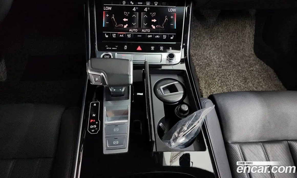 Audi A8 2023 3.0 автомат (гидро), фото 12