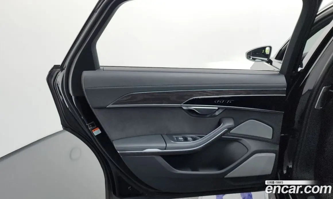 Audi A8 2023 3.0 автомат (гидро), фото 15