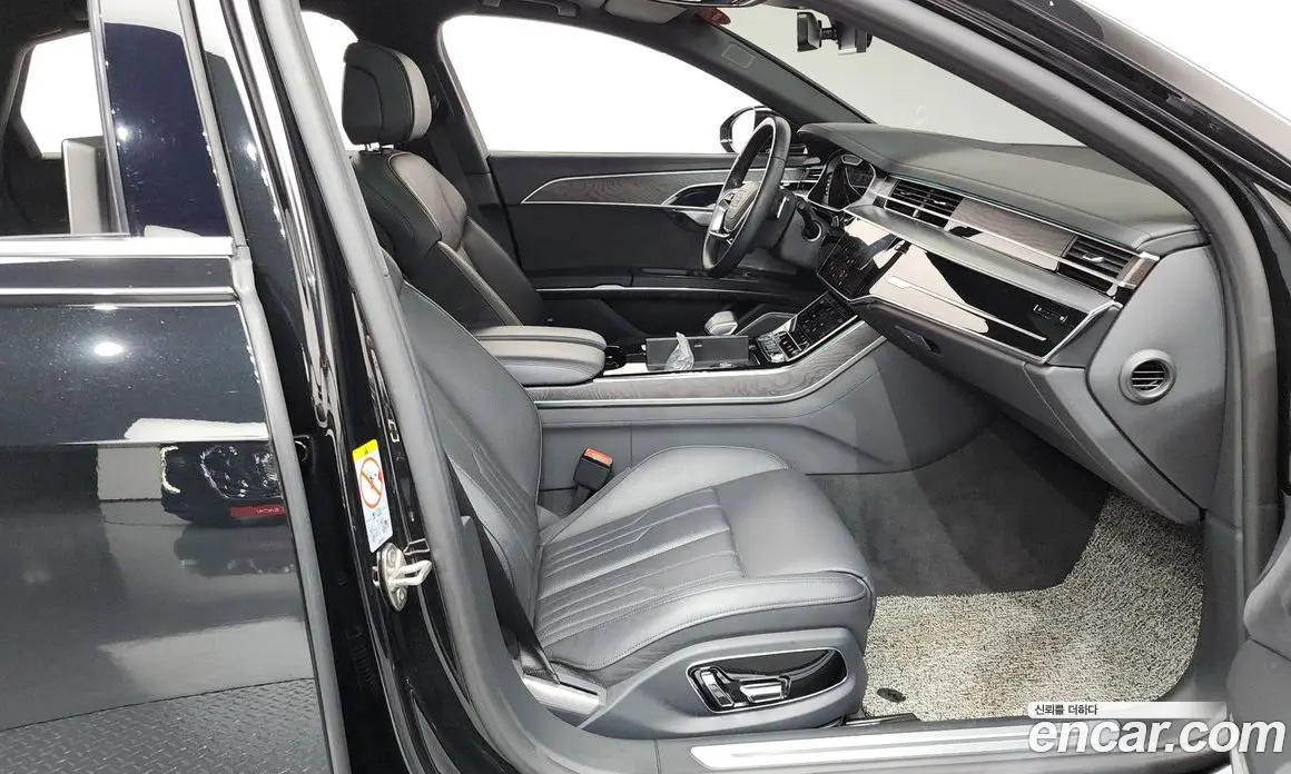 Audi A8 2023 3.0 автомат (гидро), фото 16