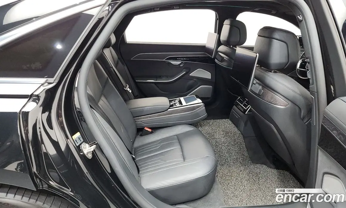 Audi A8 2023 3.0 автомат (гидро), фото 17
