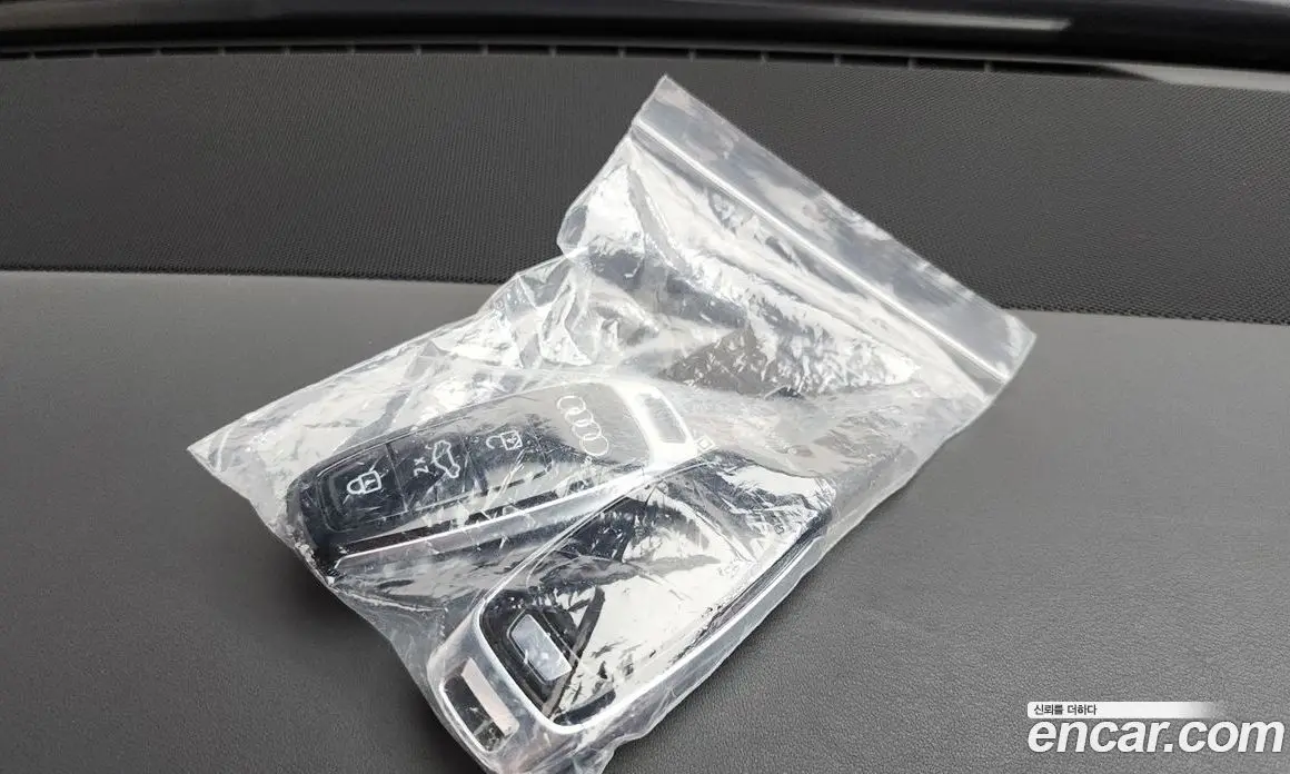 Audi A8 2023 3.0 автомат (гидро), фото 21