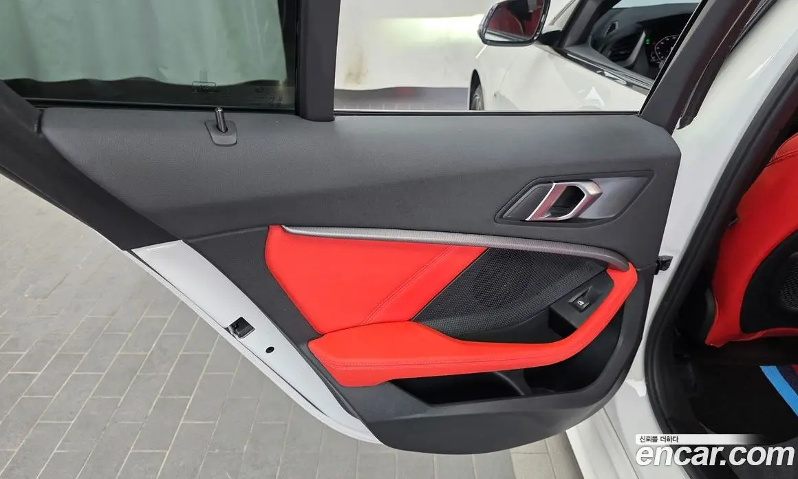 BMW 1 серия 2021 2.0 автомат (гидро), фото 15