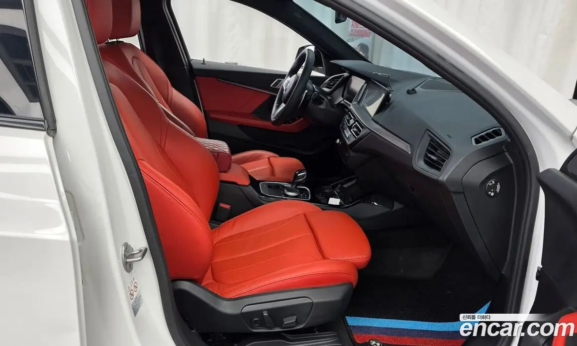 BMW 1 серия 2021 2.0 автомат (гидро), фото 16