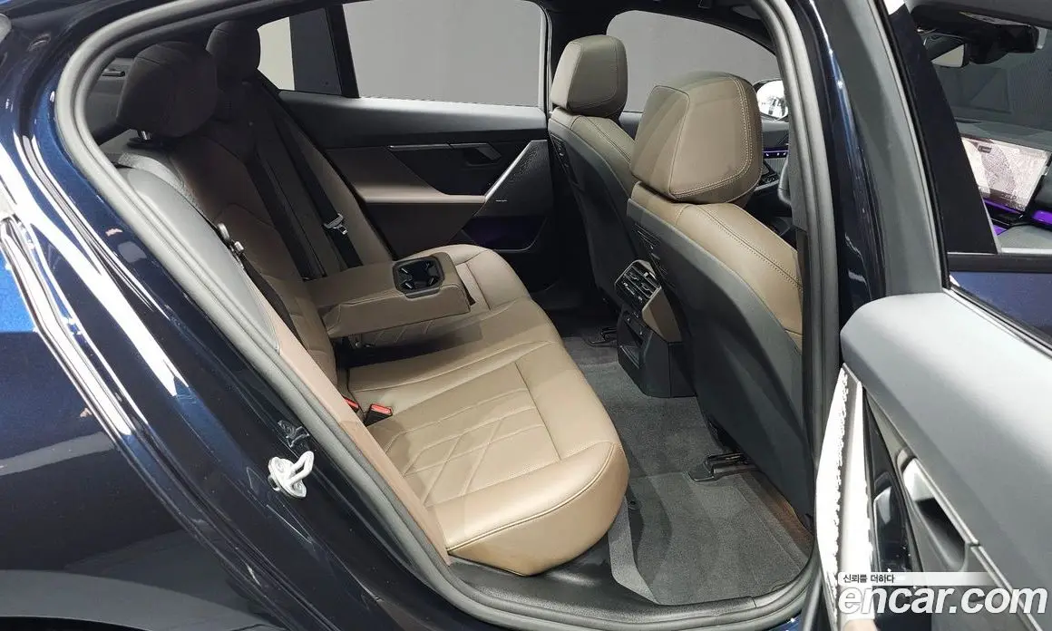 BMW 5 серия 2025 2.0 автомат (гидро), фото 18