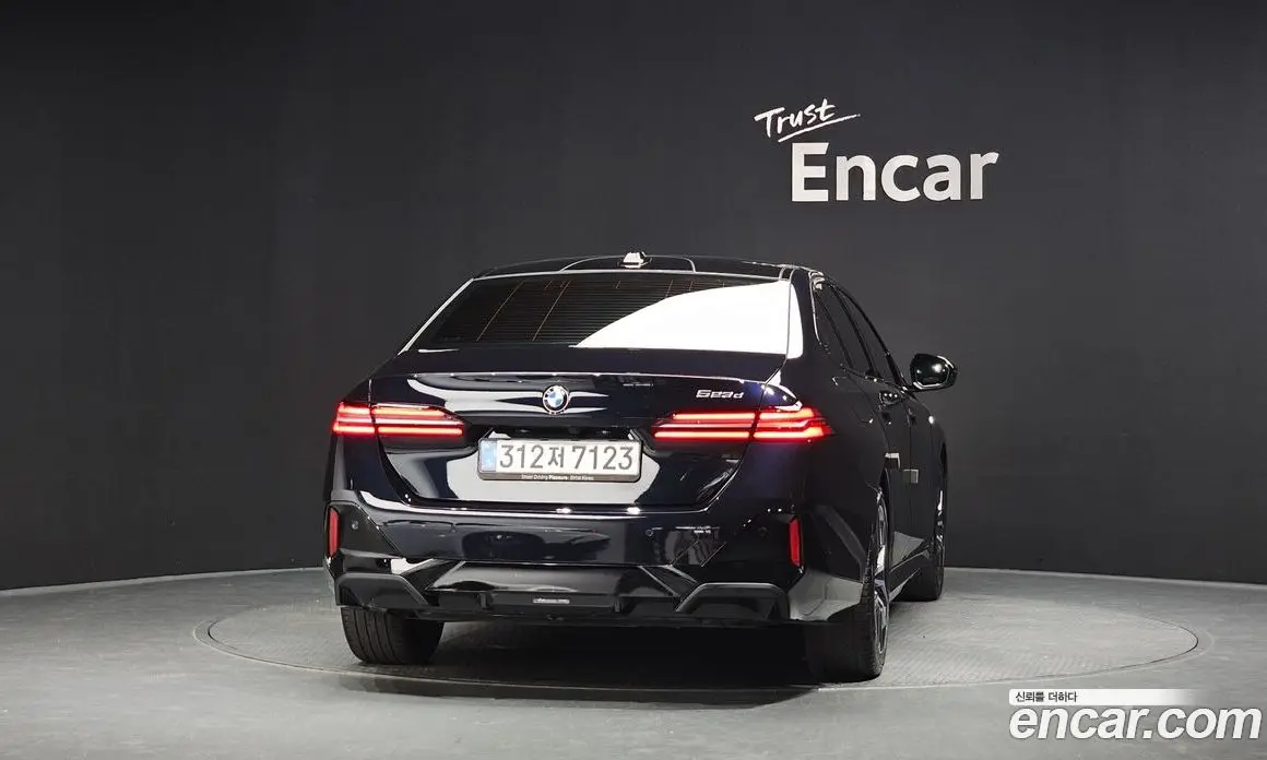 BMW 5 серия 2025 2.0 автомат (гидро), фото 4