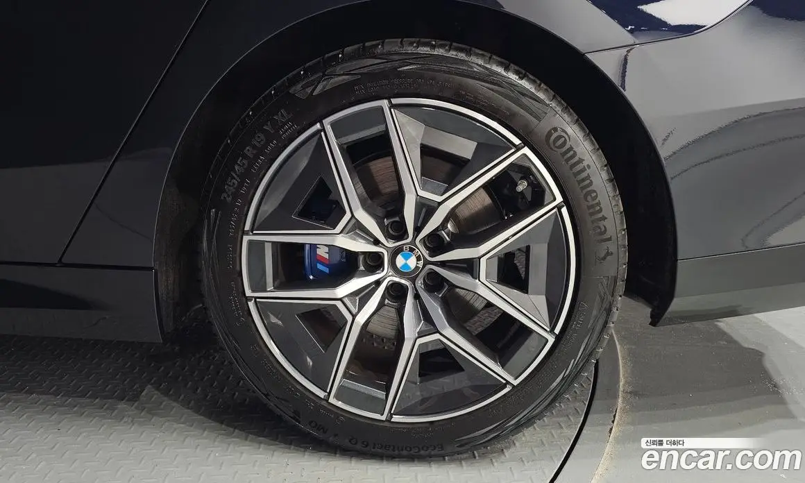 BMW 5 серия 2025 2.0 автомат (гидро), фото 7