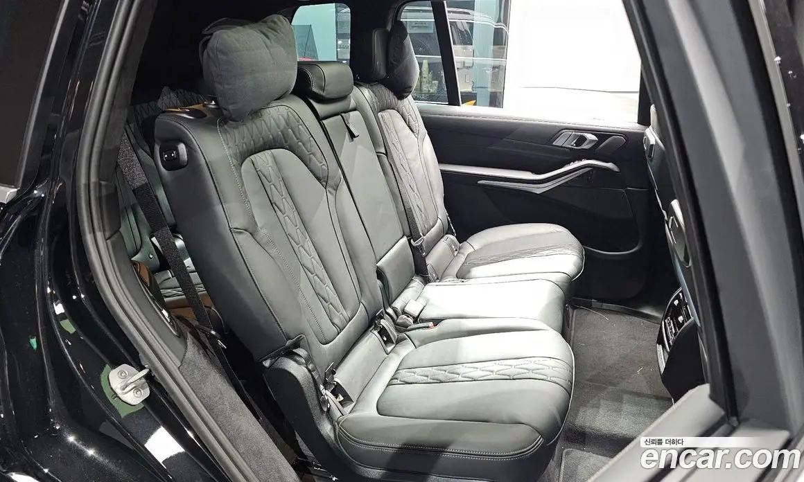BMW X7 2025 3.0 автомат (гидро), фото 17