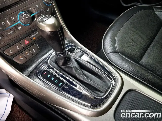 Chevrolet Malibu 2012 2.0 автомат (гидро), миниатюра 12