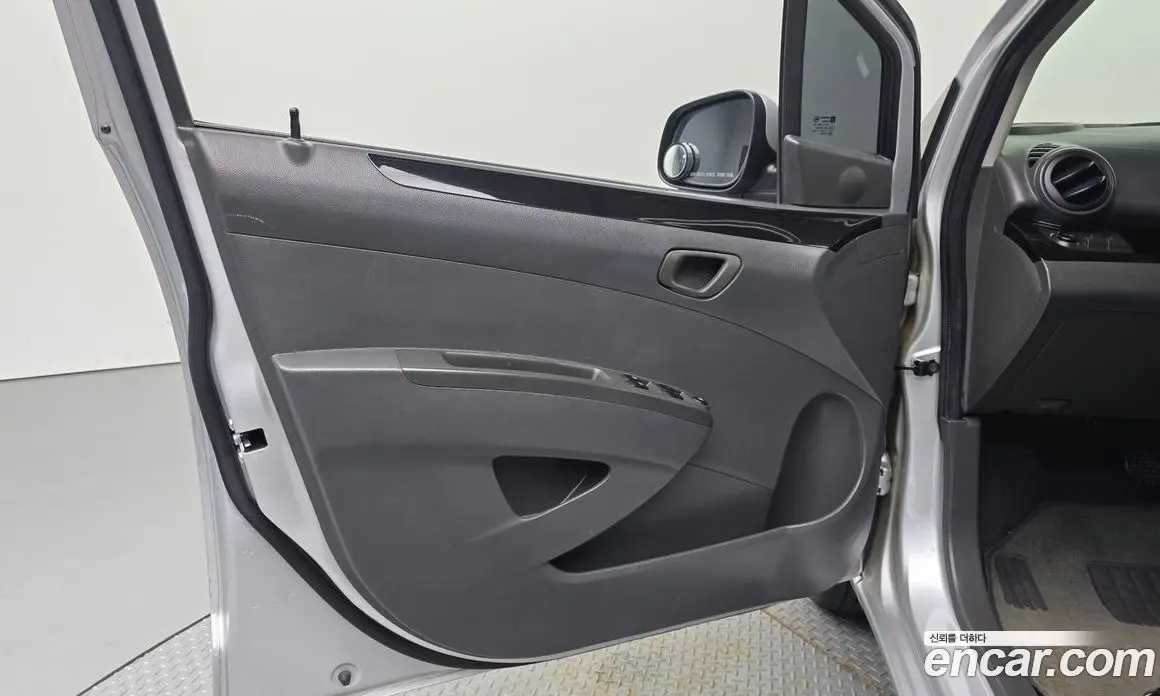Chevrolet Spark 2011 1.0 автомат (гидро), фото 14